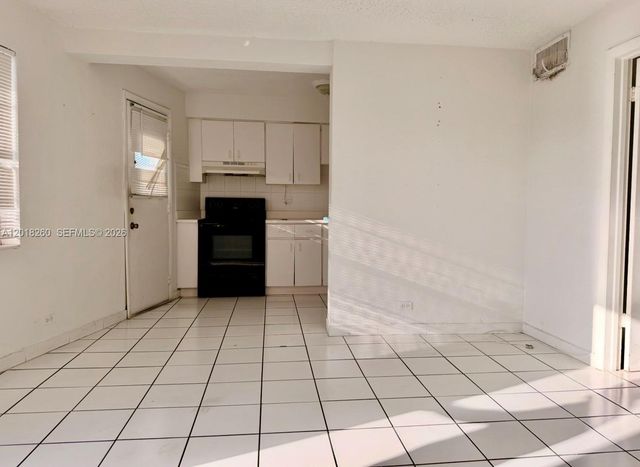 1610 NW N River Dr 303, Miami, FL 33125