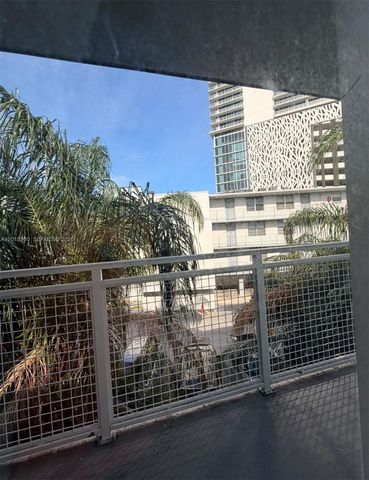 1610 NW N River Dr 303, Miami, FL 33125