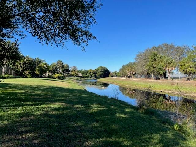 13676 Folkestone Court, Wellington, FL 33414