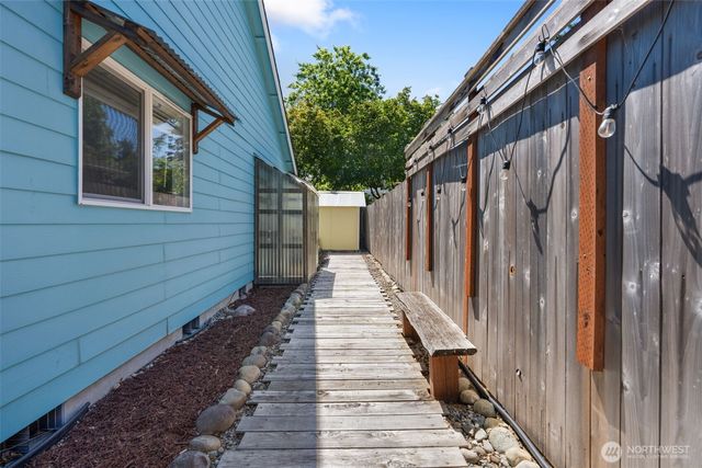 1520 Mapleridge Drive NE, Olympia, WA 98506