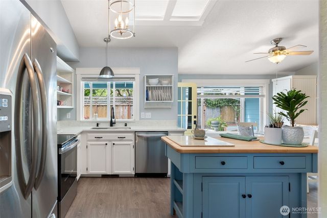 1520 Mapleridge Drive NE, Olympia, WA 98506