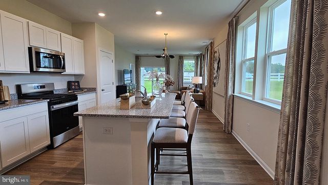 28 CHESAPEAKE DR, Seaford, DE 19973