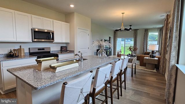 28 CHESAPEAKE DR, Seaford, DE 19973