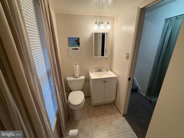 1411 FERNHILL CT, District Heights, MD 20747