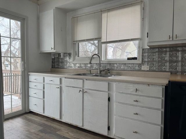 209 8th Ave SE, Minot, ND 58701