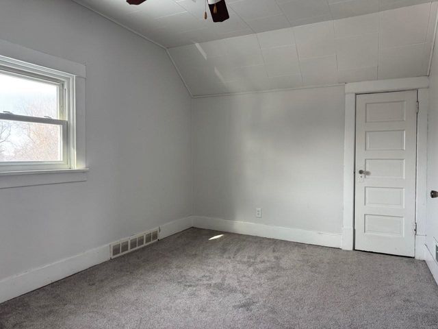 209 8th Ave SE, Minot, ND 58701