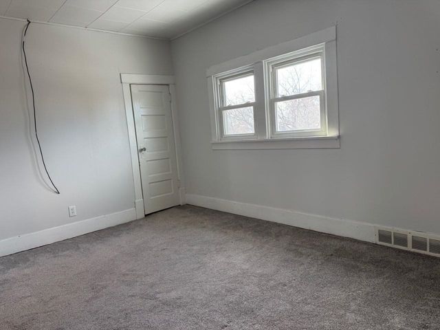 209 8th Ave SE, Minot, ND 58701