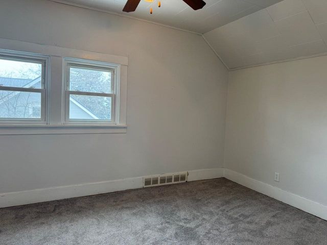 209 8th Ave SE, Minot, ND 58701