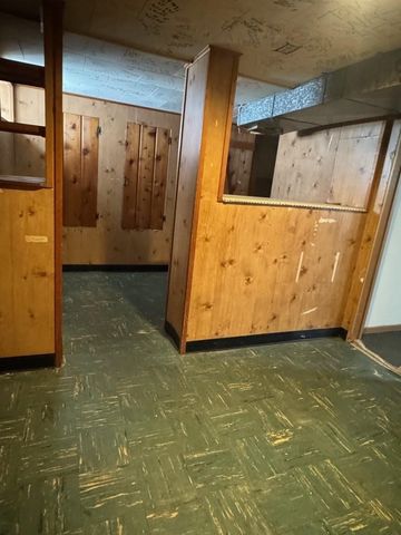 209 8th Ave SE, Minot, ND 58701