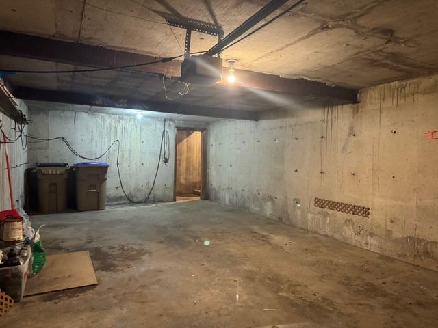 209 8th Ave SE, Minot, ND 58701