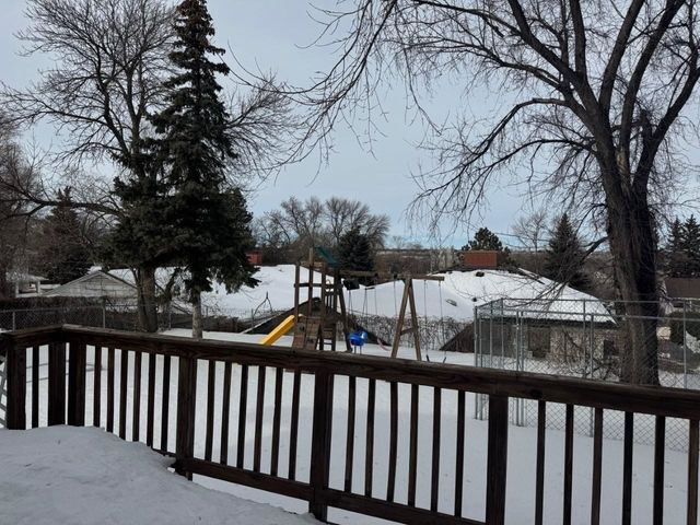 209 8th Ave SE, Minot, ND 58701