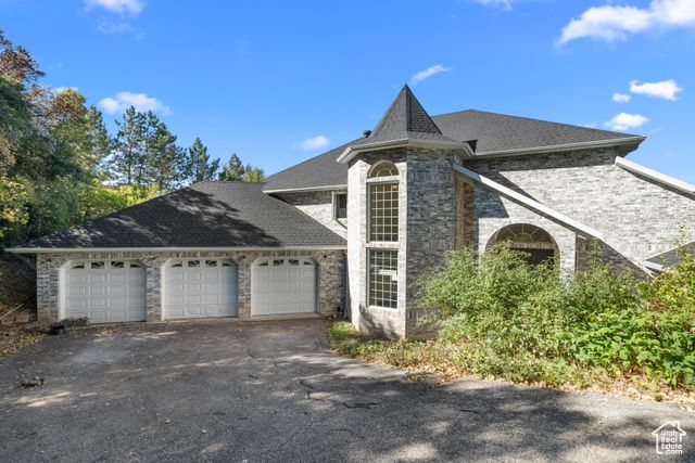 6124 OSMOND DR, South Ogden, UT 84403