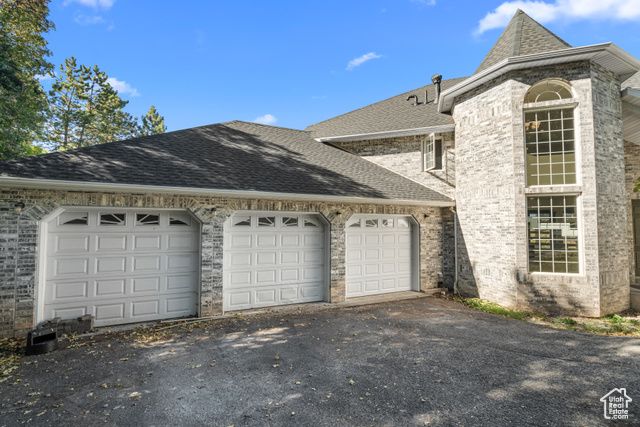 6124 OSMOND DR, South Ogden, UT 84403