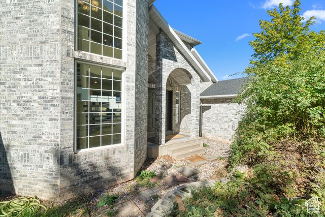 6124 OSMOND DR, South Ogden, UT 84403