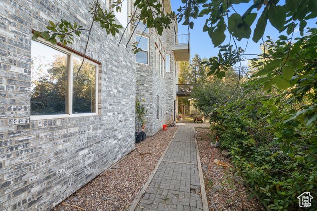 6124 OSMOND DR, South Ogden, UT 84403