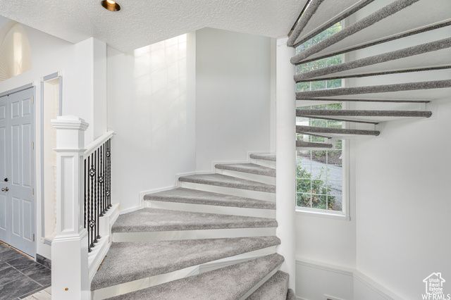 6124 OSMOND DR, South Ogden, UT 84403