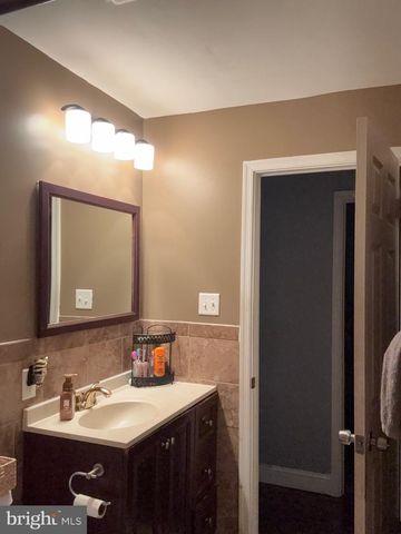 5 REGAL CT, Newark, DE 19713