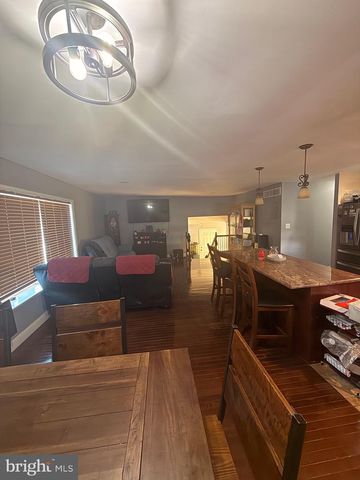 5 REGAL CT, Newark, DE 19713