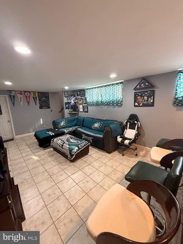 5 REGAL CT, Newark, DE 19713