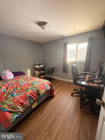 5 REGAL CT, Newark, DE 19713