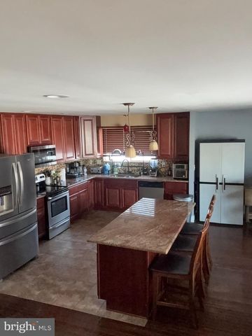 5 REGAL CT, Newark, DE 19713