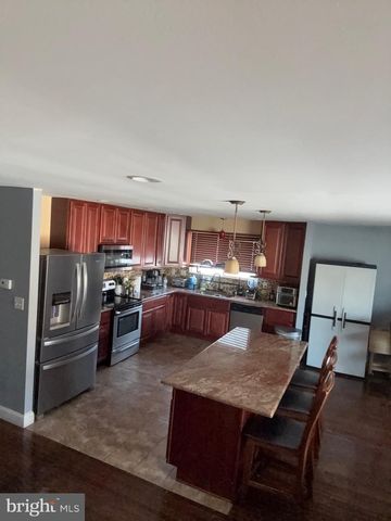 5 REGAL CT, Newark, DE 19713