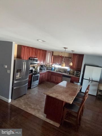 5 REGAL CT, Newark, DE 19713