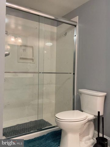 5 REGAL CT, Newark, DE 19713