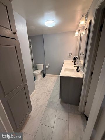 5 REGAL CT, Newark, DE 19713