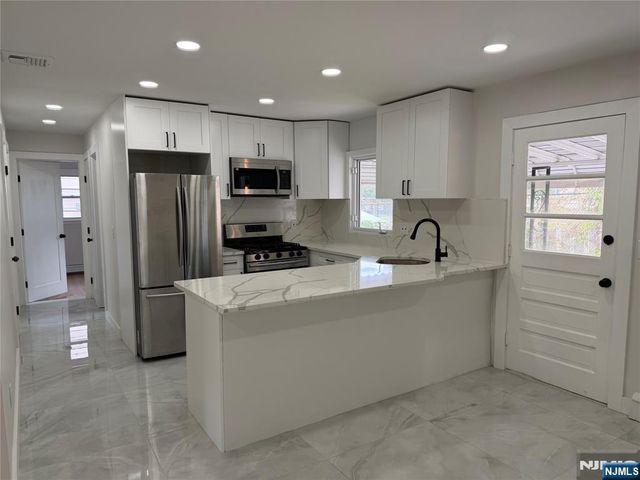 310 Passaic Avenue, Carlstadt, NJ 07072