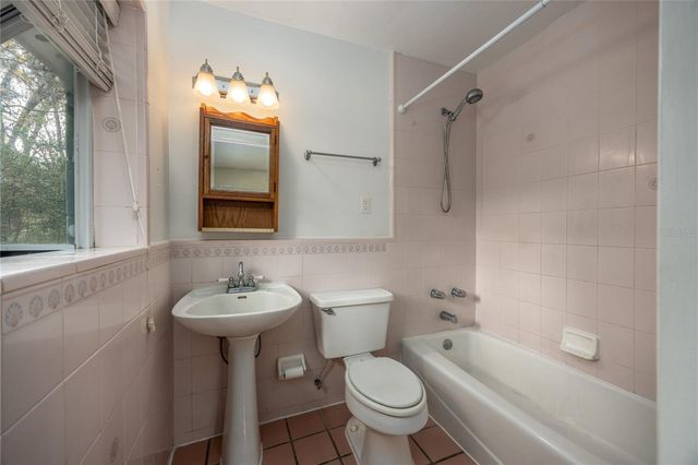 2609 NW 10TH AVENUE, Gainesville, FL 32605