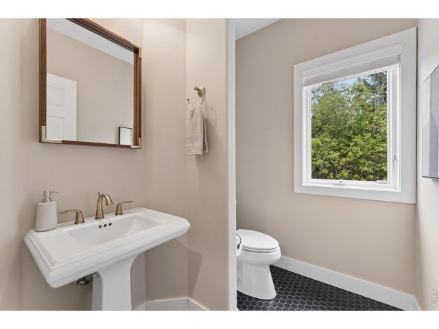 4883 Valkyrie Dr, Boulder, CO 80301