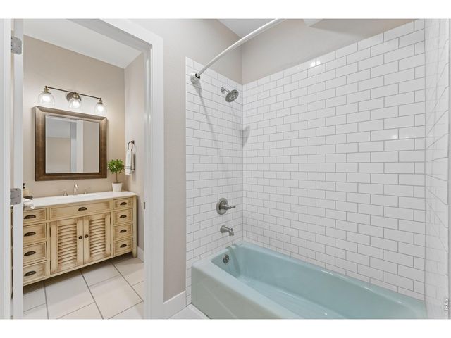 4883 Valkyrie Dr, Boulder, CO 80301