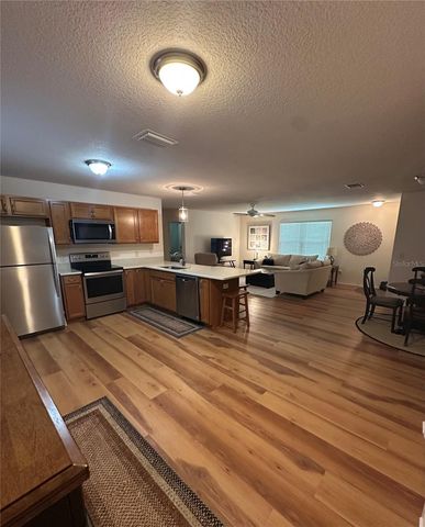 716 TRUMAN AVENUE, Lady Lake, FL 32159