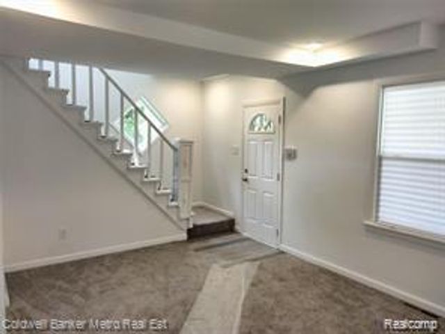 48 Columbia Avenue Avenue, Pontiac, MI 48340