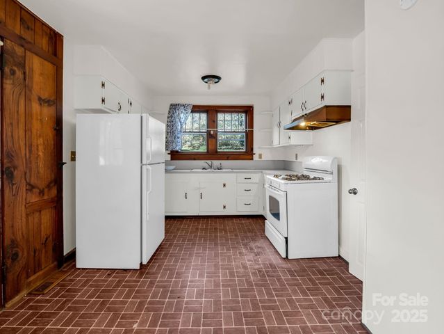 506 Bonner Street, Hendersonville, NC 28739