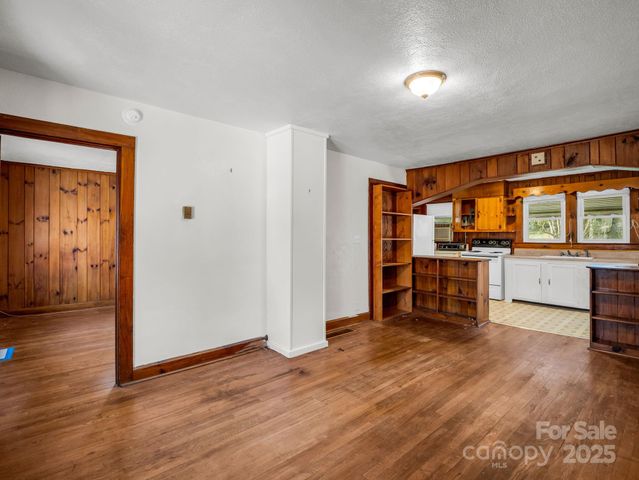 506 Bonner Street, Hendersonville, NC 28739