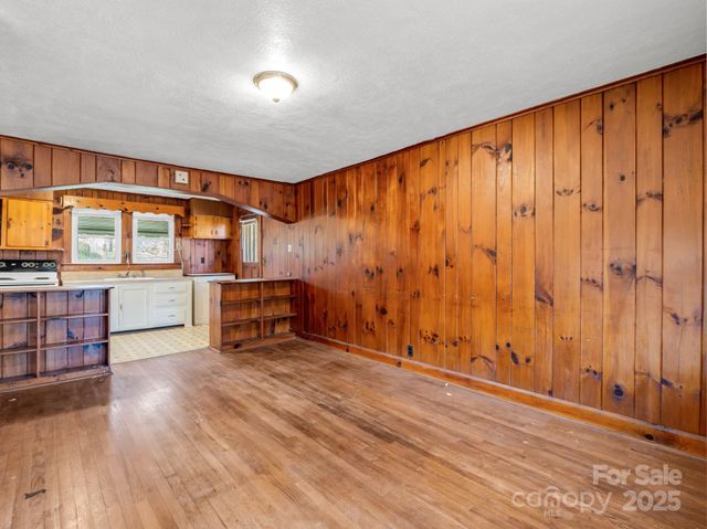 506 Bonner Street, Hendersonville, NC 28739