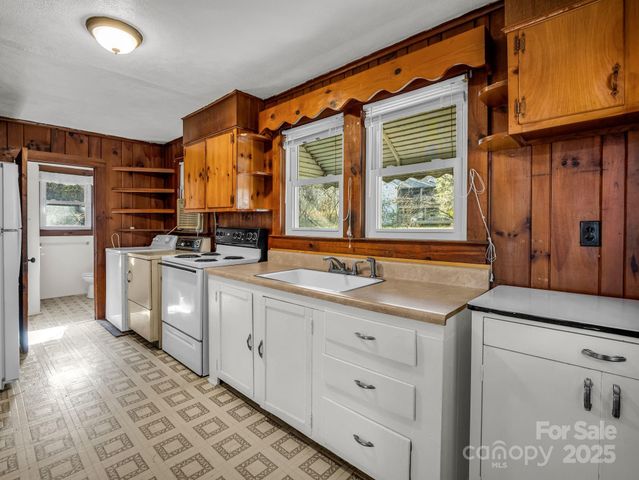 506 Bonner Street, Hendersonville, NC 28739