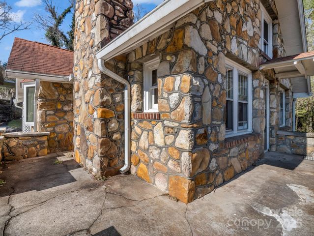 506 Bonner Street, Hendersonville, NC 28739