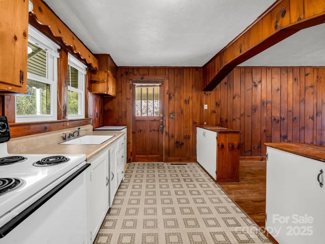 506 Bonner Street, Hendersonville, NC 28739