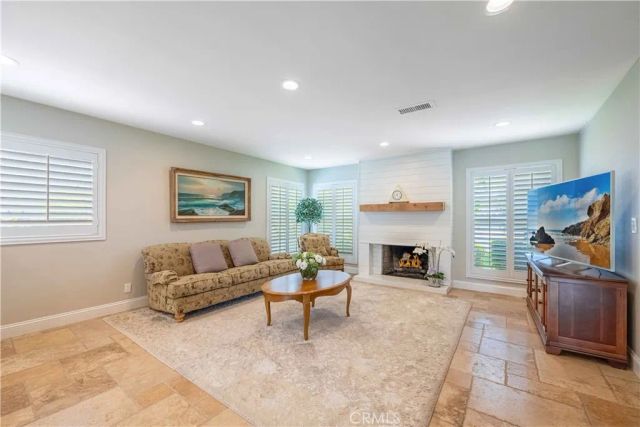 2934 Globe Avenue, Thousand Oaks, CA 91360
