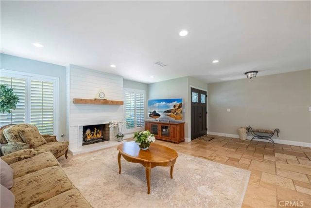 2934 Globe Avenue, Thousand Oaks, CA 91360