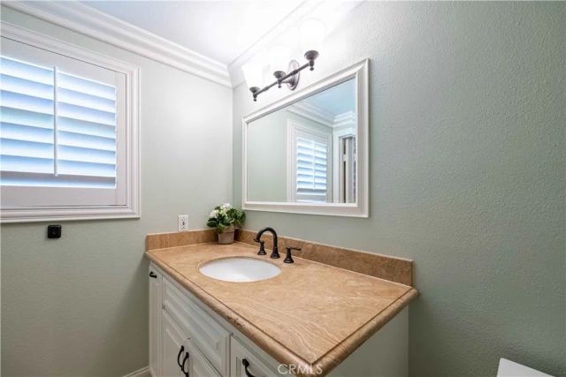 2934 Globe Avenue, Thousand Oaks, CA 91360