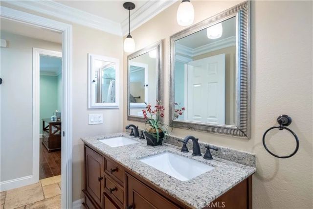2934 Globe Avenue, Thousand Oaks, CA 91360