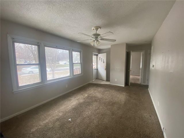 9001 E 75th Street, Raytown, MO 64138