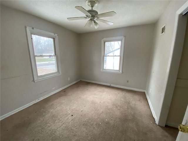 9001 E 75th Street, Raytown, MO 64138