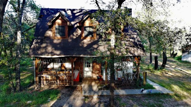 23798 MATHIS RD, Elmendorf, TX 78112