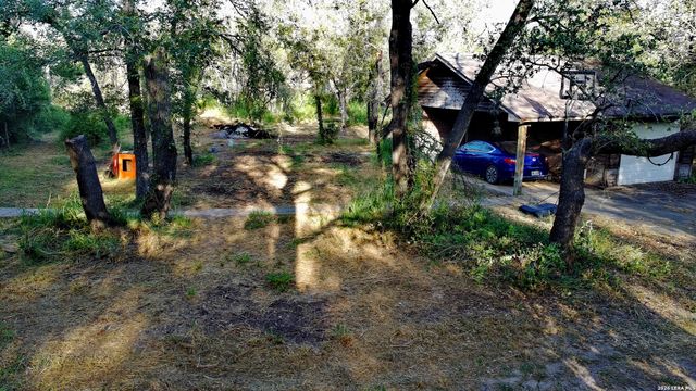 23798 MATHIS RD, Elmendorf, TX 78112