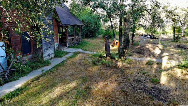 23798 MATHIS RD, Elmendorf, TX 78112